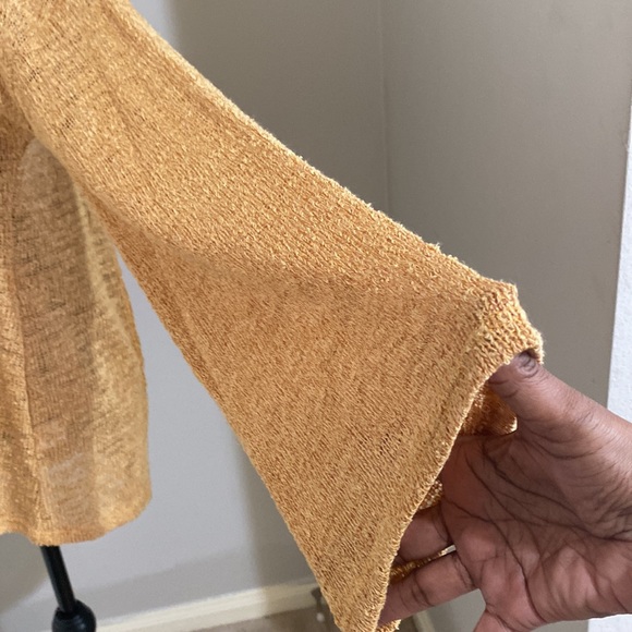 Open Back Top - Picture 3 of 6